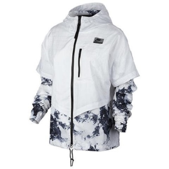 nike printed windrunner